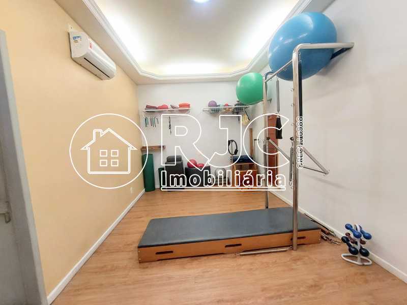 original_02455ede-d9f2-4851-89 - 17