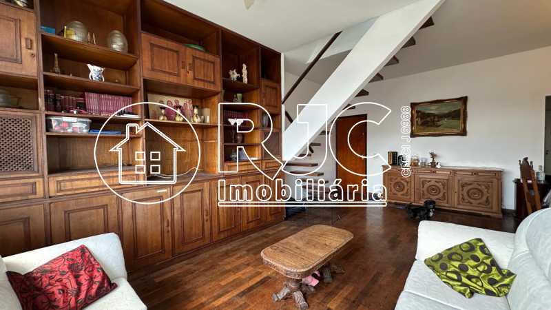 WhatsApp Image 2025-11-27 at 1 - 4