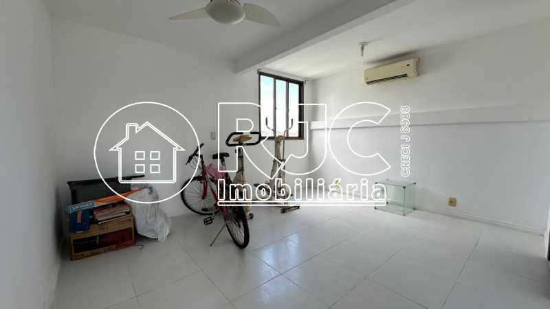 WhatsApp Image 2025-11-27 at 1 - 17