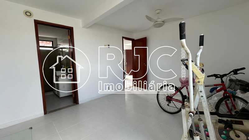 WhatsApp Image 2025-11-27 at 1 - 18