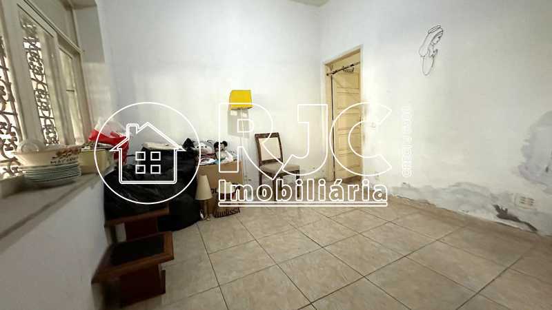 WhatsApp Image 2025-12-04 at 1 - 4