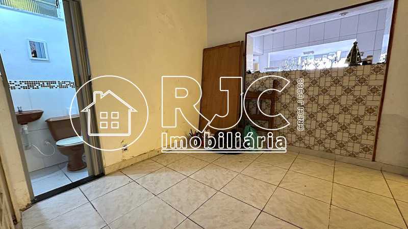 WhatsApp Image 2025-12-04 at 1 - 9