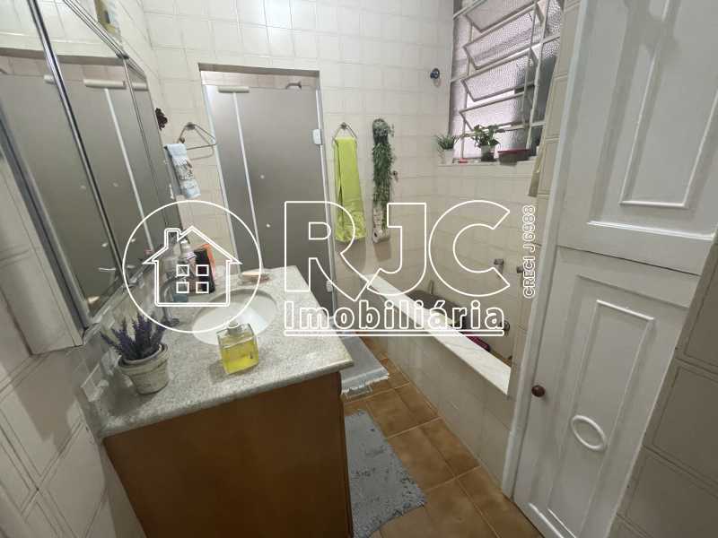 8BB837EE-4817-4C69-BE91-BC6825 - 15