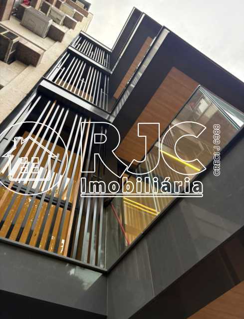 Screenshot_20260121_125943_Wha - 7