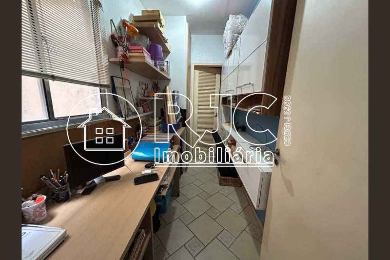 original895066644-706.62354442 - 15