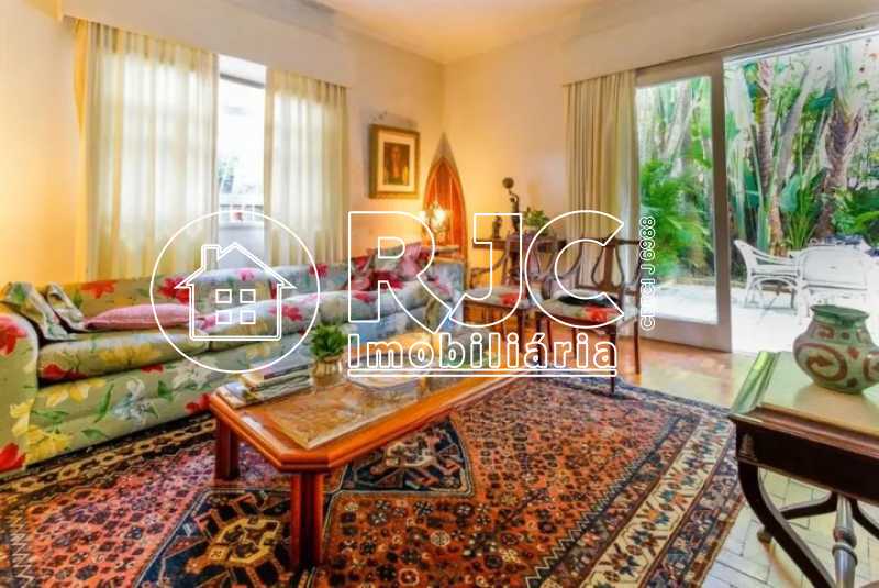casa-com-3-quartos-a-venda-320 - 10