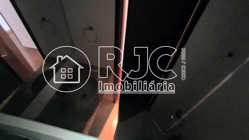 921d9d7b-e69a-49f3-80fa-64ccc4 - 5