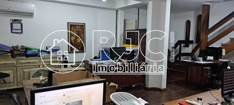 WhatsApp Image 2025-06-06 at 2 - 6