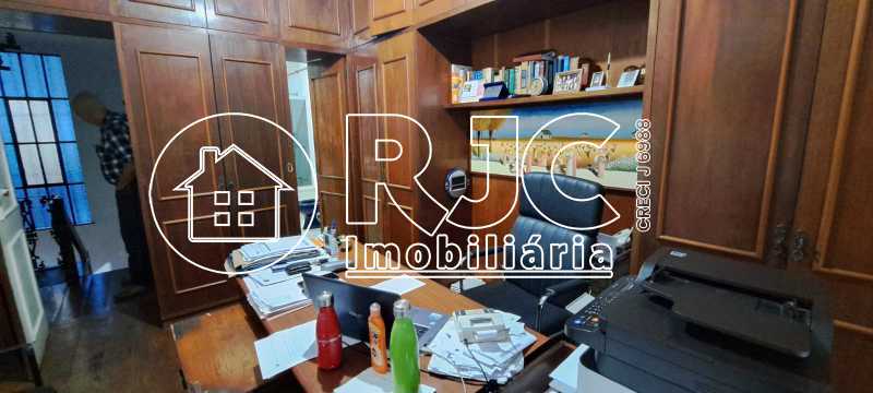 WhatsApp Image 2025-06-06 at 2 - 21