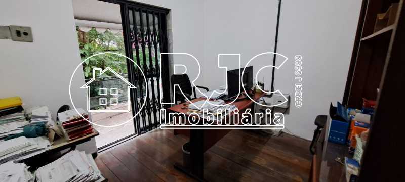 WhatsApp Image 2025-06-06 at 2 - 26