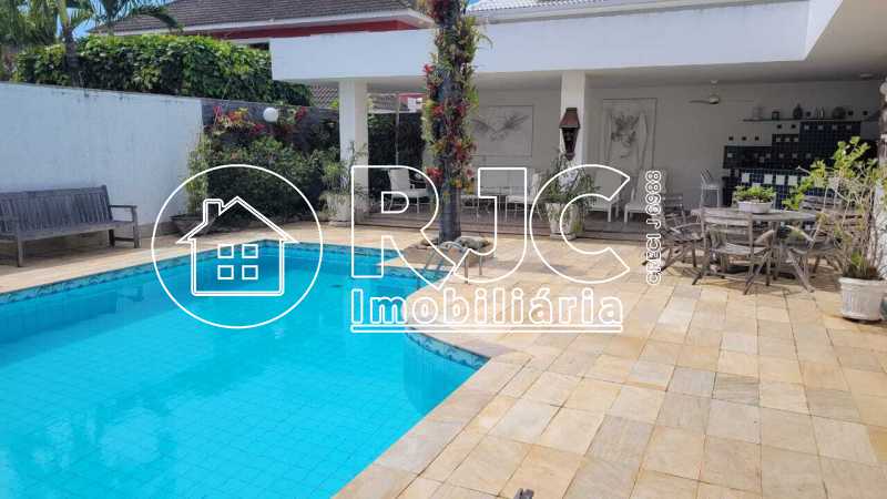 bba7619c-cd94-4984-bbaf-1b3204 - 17