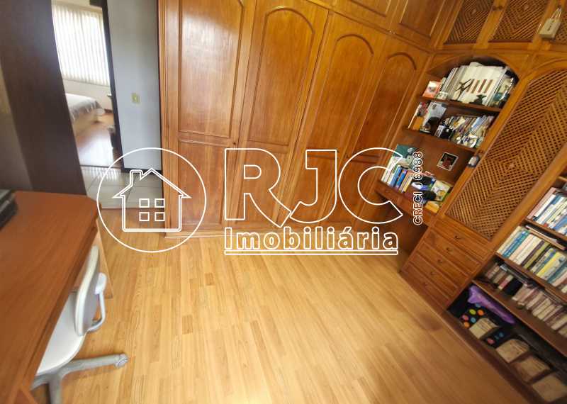 Conheça 15 do imóvel - Cobertura à venda Rua Martins Pena, Tijuca, Rio de Janeiro - R$ 1.600.000 - MBCO40273 - 15 15 - 15