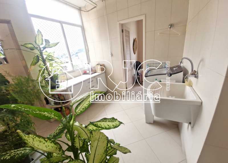 Conheça 22 do imóvel - Cobertura à venda Rua Martins Pena, Tijuca, Rio de Janeiro - R$ 1.600.000 - MBCO40273 - 22 22 - 22