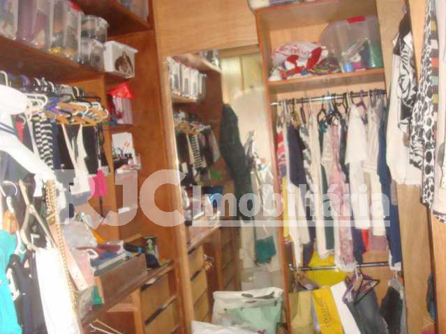 Closet 4 - 19