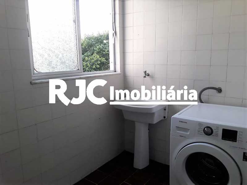 17     Área de Serviço. - 17