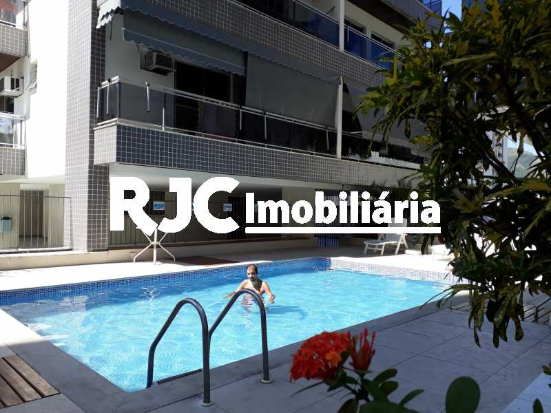 18.      Piscina - 19