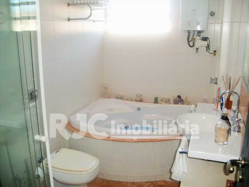 4.. Banheiro Social - 12