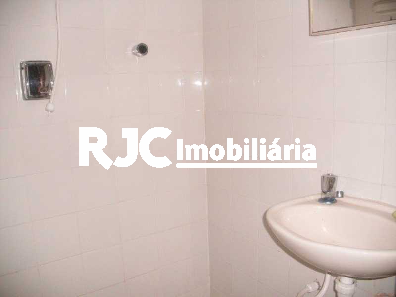 7.      Banheiro Serviço - 19