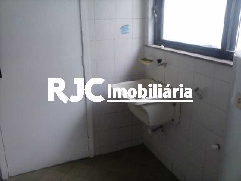 18      Área de Serviço - 18