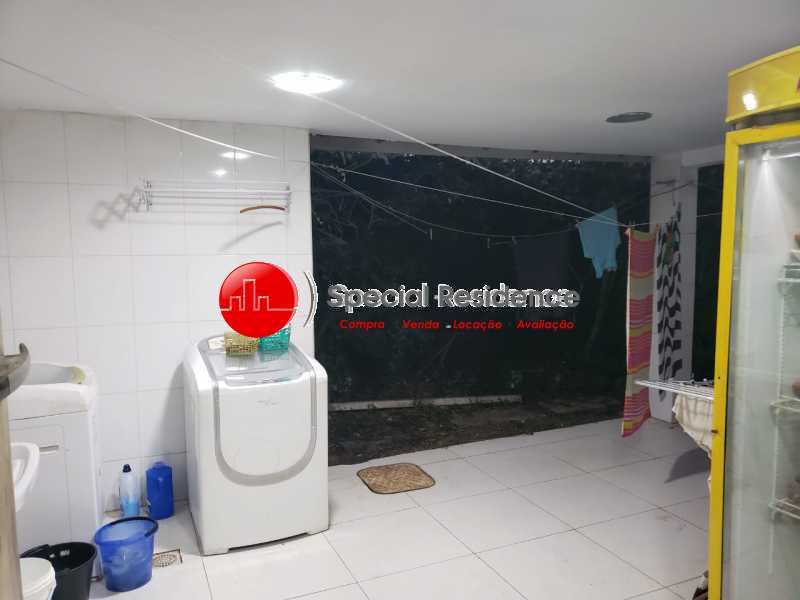 1762786872521 - 11