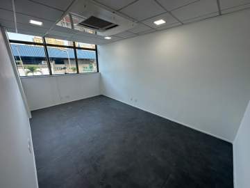 Sala Comercial 34m² para alugar Barra da Tijuca, Rio de Janeiro - R$ 2.500 - LOC700075