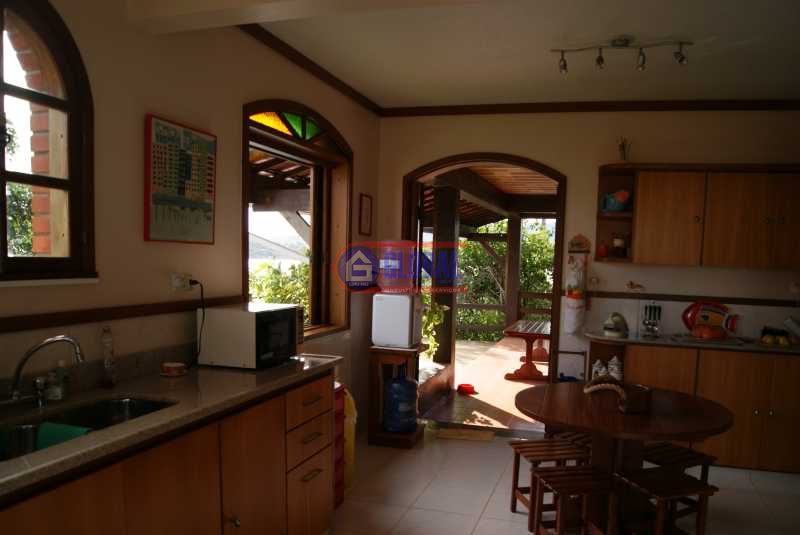 Conheça Kitchen access veranda do imóvel - Casa 4 quartos à venda GUARATIBA, Maricá - R$ 950.000 - MACA40031 - 13 Kitchen access veranda - 13