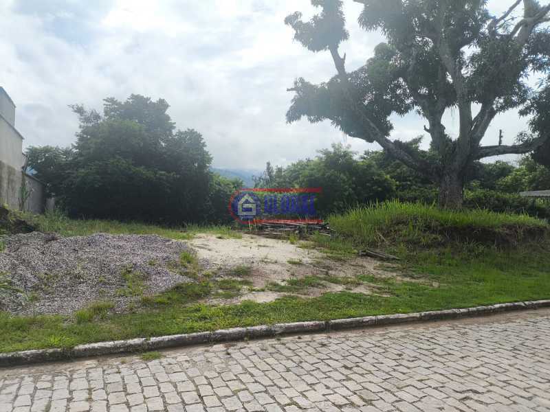 0951252b-d4c4-4237-a239-5f1db8 - 1