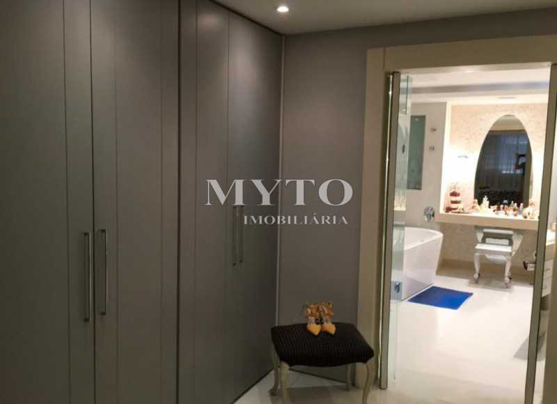 Suíte 02 - Armario e banheiro - 24