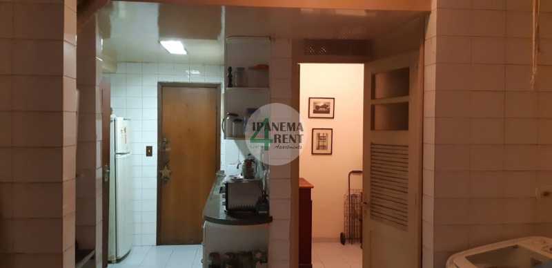 Conheça 17. do imóvel - Apartamento de 70 m², com dois dormitórios, sala em dois ambientes, cozinha com ampla área de serviço e dependência completa. - IPV2125 - 17 17. - 17