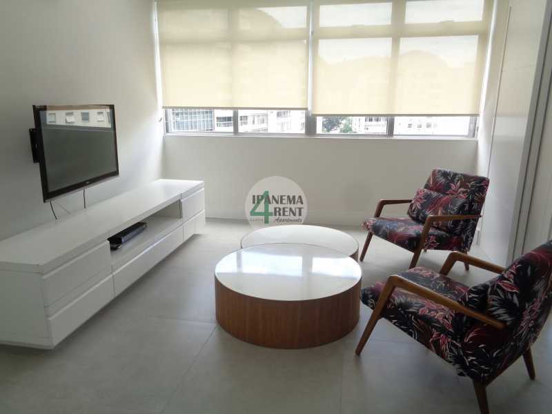 Conheça 01 do imóvel - Apartamento de 100 m², sala com vista livre, três quartos sendo uma suíte e outro quarto reversível para sala, um banheiro social, cozinha planejada com ilha gourmet. - IPV3169 - 3 01 - 3