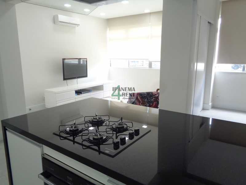 Conheça 18 do imóvel - Apartamento de 100 m², sala com vista livre, três quartos sendo uma suíte e outro quarto reversível para sala, um banheiro social, cozinha planejada com ilha gourmet. - IPV3169 - 20 18 - 20