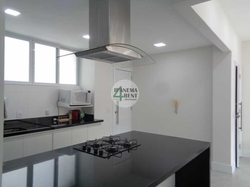 Conheça 20 do imóvel - Apartamento de 100 m², sala com vista livre, três quartos sendo uma suíte e outro quarto reversível para sala, um banheiro social, cozinha planejada com ilha gourmet. - IPV3169 - 22 20 - 22