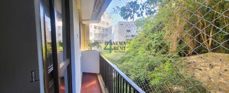 Conheça 05. do imóvel - Apartamento de dois quartos sendo uma suíte, com sala ampla e varada com vista livre para o verde e ar puro, silencioso e muito tranquilo. - IPV2209 - 5 05. - 5