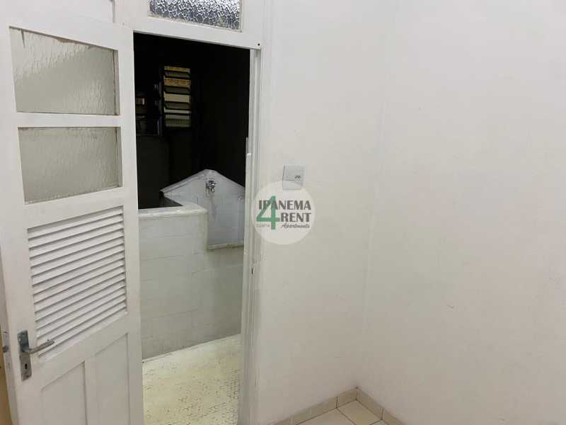 Conheça 21. do imóvel - Excelente apartamento sala, dois quartos, debruçado para Avenida Atlântica - IPV2228 - 21 21. - 21