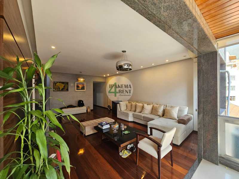 Conheça 04. do imóvel - Original 154 m², quatro quartos sendo duas suítes, sala ampla em dois ambientes integrada com varanda. - IPV4069 - 4 04. - 4