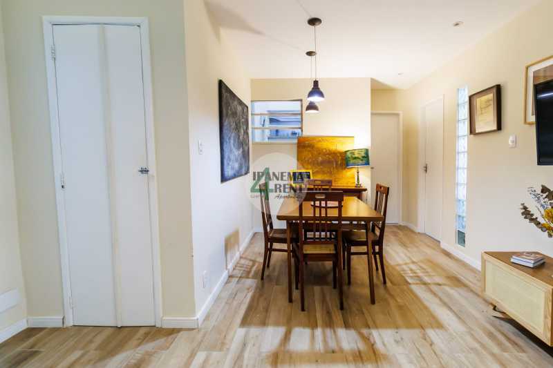 Conheça 06 do imóvel - Apartamento de 78 m², charmoso, de frente, claro e arejado, sala dois quartos com novos aparelhos de ar condicionado, dois banheiros social, cozinha com área de serviço. - IPV2234 - 6 06 - 6