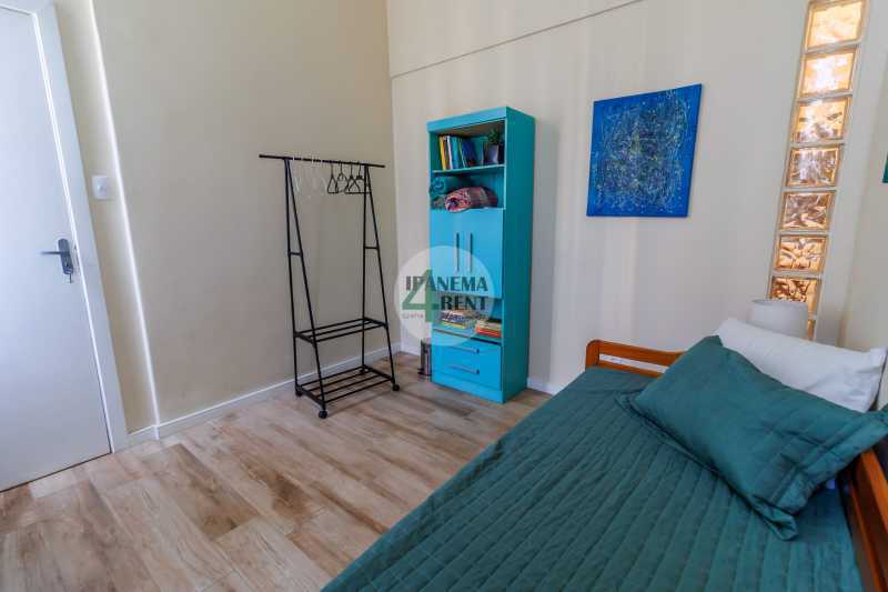 Conheça 20 do imóvel - Apartamento de 78 m², charmoso, de frente, claro e arejado, sala dois quartos com novos aparelhos de ar condicionado, dois banheiros social, cozinha com área de serviço. - IPV2234 - 20 20 - 20