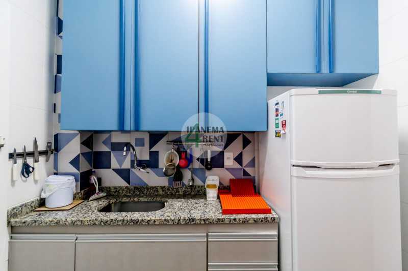 Conheça 29 do imóvel - Apartamento de 78 m², charmoso, de frente, claro e arejado, sala dois quartos com novos aparelhos de ar condicionado, dois banheiros social, cozinha com área de serviço. - IPV2234 - 29 29 - 29
