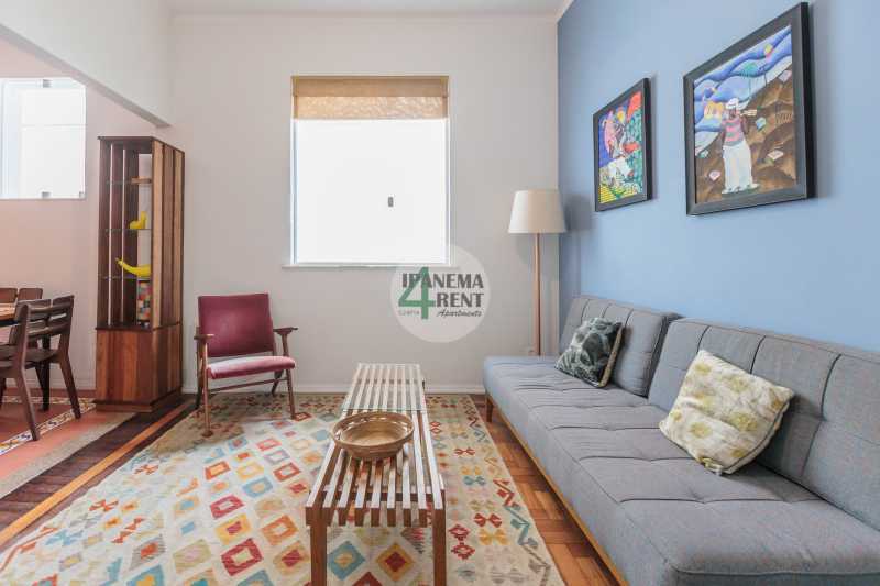 Conheça 04 do imóvel - Apartamento 60 m², claro com sacada, arejado e reformado. Sala, dois quartos, um banheiro social, um banheiro de empregada, armários embutidos, copa cozinha com dependência completa. - IPV2235 - 4 04 - 4