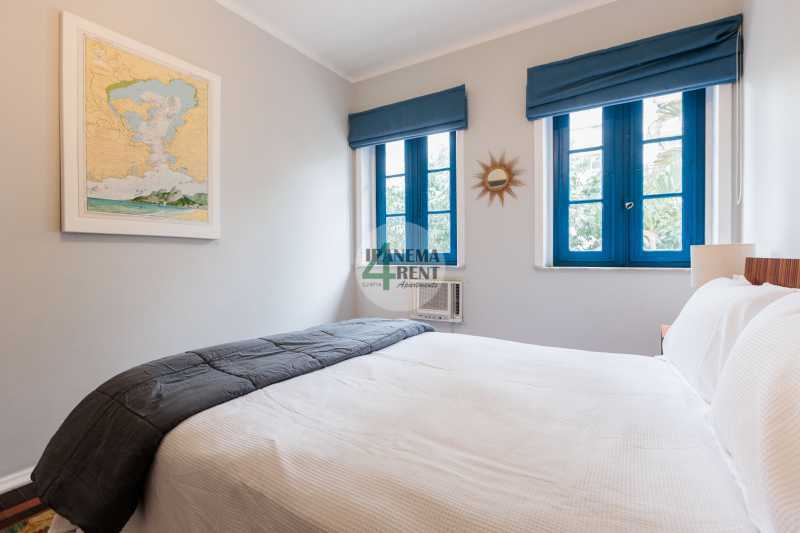 Conheça 16 do imóvel - Apartamento 60 m², claro com sacada, arejado e reformado. Sala, dois quartos, um banheiro social, um banheiro de empregada, armários embutidos, copa cozinha com dependência completa. - IPV2235 - 16 16 - 16