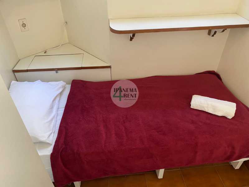 Conheça 17. do imóvel - Apartamento 52 m², sala e quarto com dependência, fundos, silencioso, Posto 06, uma quadra da praia e próximo ao Forte de Copacabana. Portaria 24 horas. - IPV1153 - 17 17. - 17