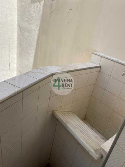 Conheça 20. do imóvel - Apartamento 52 m², sala e quarto com dependência, fundos, silencioso, Posto 06, uma quadra da praia e próximo ao Forte de Copacabana. Portaria 24 horas. - IPV1153 - 20 20. - 20