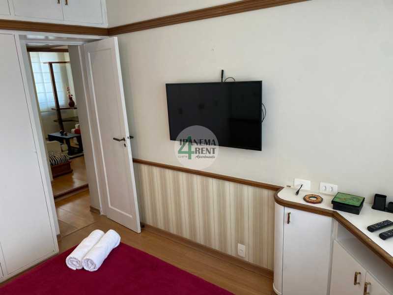 Conheça 07. do imóvel - Apartamento 52 m², sala e quarto com dependência, fundos, silencioso, Posto 06, uma quadra da praia e próximo ao Forte de Copacabana. Portaria 24 horas. - IP1071 - 7 07. - 7