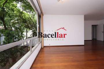 Ótima localização - Apartamento, 4 Quartos, Suíte + 2 Dependências de Serviço + 2 Vagas na Tijuca. - TIAP40618