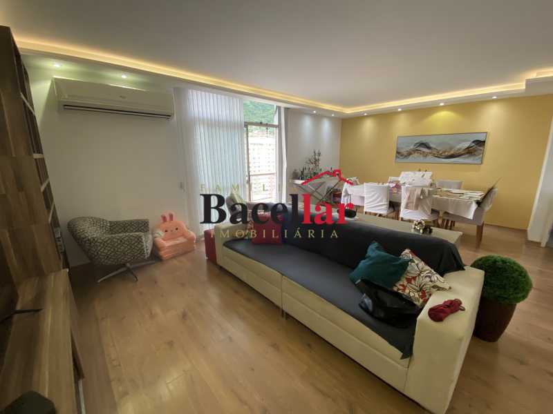 49FAB0E9-53B5-4082-A225-48B585 - 2