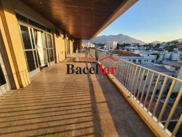 Ótima localização - 4 vagas condomínio barato - MECO40019