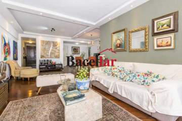 Apartamento de 4 quartos (1 suíte) com 182 m², varanda a 7 minutos do metrô e a 12 do Shopping Tijuca - TIAP41049
