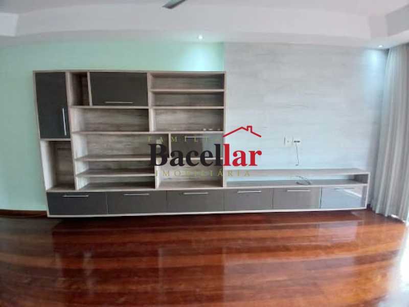 Conheça WhatsApp Image 2026-10-09 at 1 do imóvel - Apartamento a venda na Tijuca, com 144m², 2 vagas, piscina, 3 quartos, suíte, varanda, portaria 24 horas e dependência completa - TIAP35931 - 5 WhatsApp Image 2026-10-09 at 1 - 5