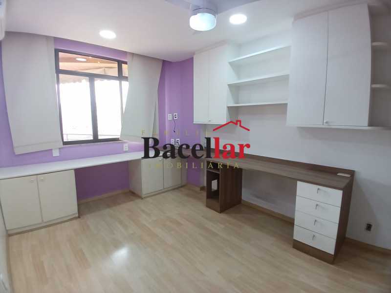 Conheça WhatsApp Image 2026-10-09 at 1 do imóvel - Apartamento a venda na Tijuca, com 144m², 2 vagas, piscina, 3 quartos, suíte, varanda, portaria 24 horas e dependência completa - TIAP35931 - 13 WhatsApp Image 2026-10-09 at 1 - 13