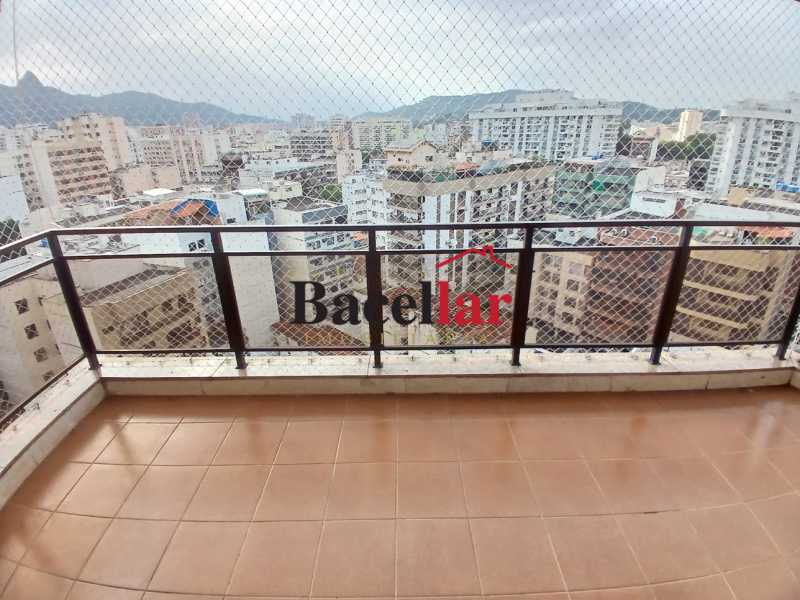 Conheça WhatsApp Image 2026-10-09 at 1 do imóvel - Apartamento a venda na Tijuca, com 144m², 2 vagas, piscina, 3 quartos, suíte, varanda, portaria 24 horas e dependência completa - TIAP35931 - 4 WhatsApp Image 2026-10-09 at 1 - 4